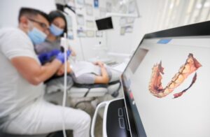 Ağız ve diş sağlığı tedavilerinde hastaların en büyük beklentisi; işlemin acısız, konforlu, hızlı ve elde edilen sonucun estetik açıdan doğal olmasıdır.