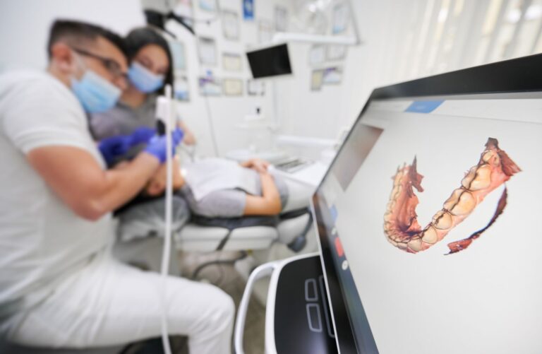 Ağız ve diş sağlığı tedavilerinde hastaların en büyük beklentisi; işlemin acısız, konforlu, hızlı ve elde edilen sonucun estetik açıdan doğal olmasıdır.